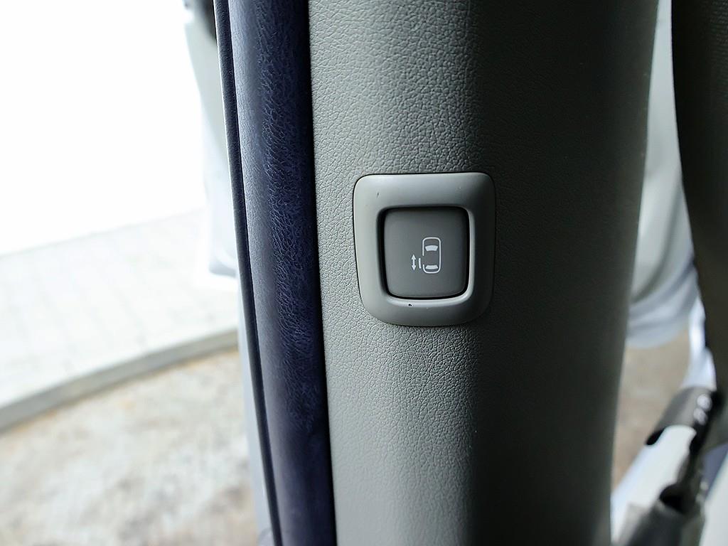 [기아] 더 뉴 카니발 디젤 9인승 노블레스 스페셜 - 이미지 15