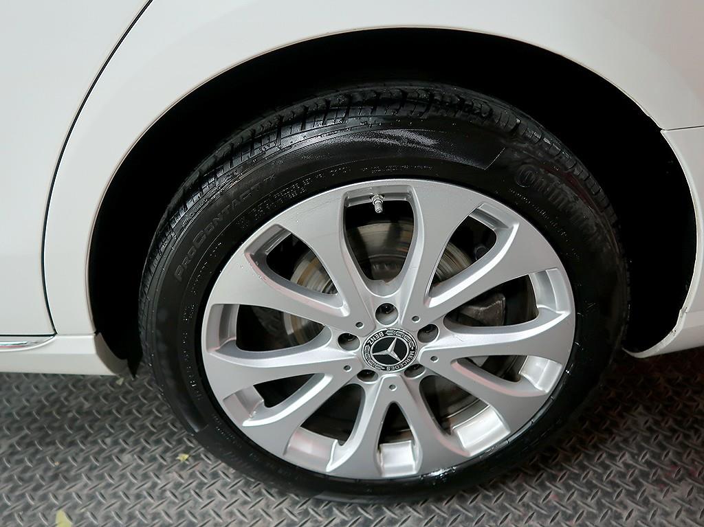 [벤츠] E-클래스 W213 E300 4MATIC 익스클루시브 - 이미지 8