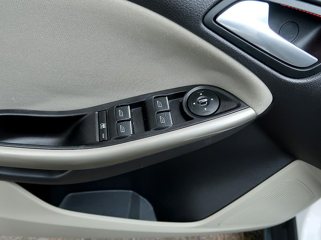 [포드] 포커스 2.0 SEL - 이미지 14