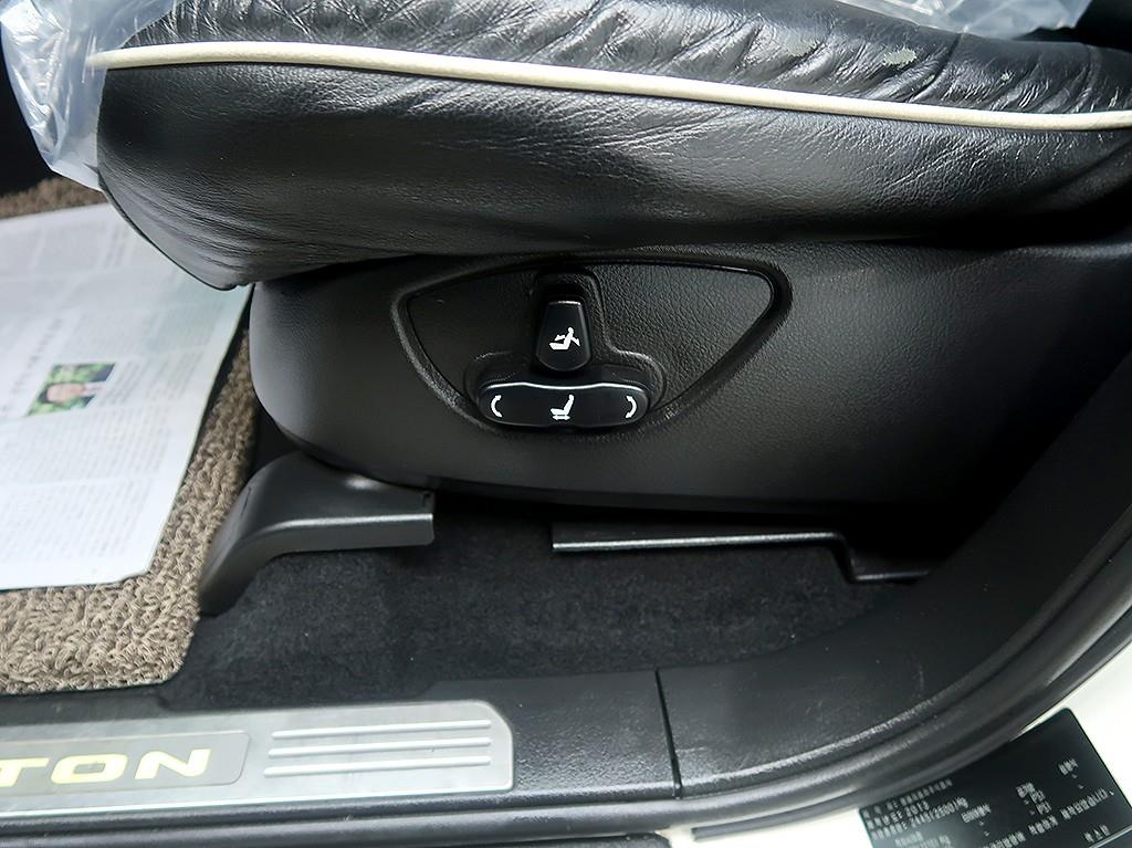 [KG모빌리티(쌍용) ] 렉스턴W 2.0  4WD 노블레스        (7인승) - 이미지 18