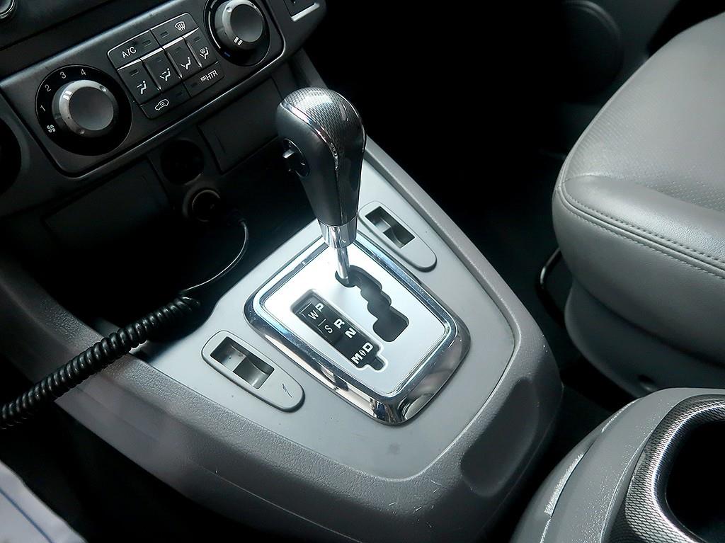 [KG모빌리티(쌍용) ] 코란도투리스모 4WD LT 9인승 - 이미지 10