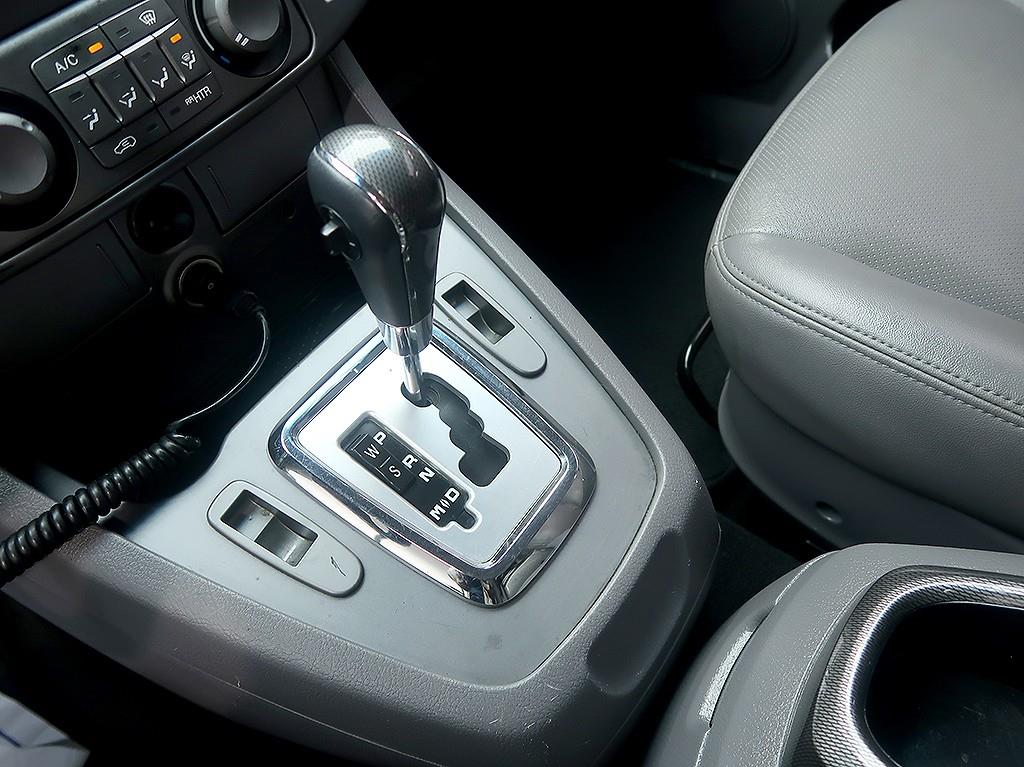 [KG모빌리티(쌍용) ] 코란도투리스모 4WD LT 9인승 - 이미지 17