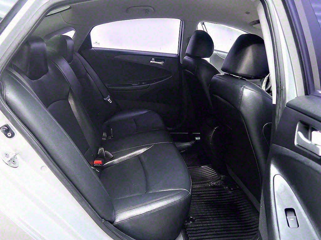 [현대] YF 쏘나타 LPI 럭셔리       (5인승) - 이미지 12