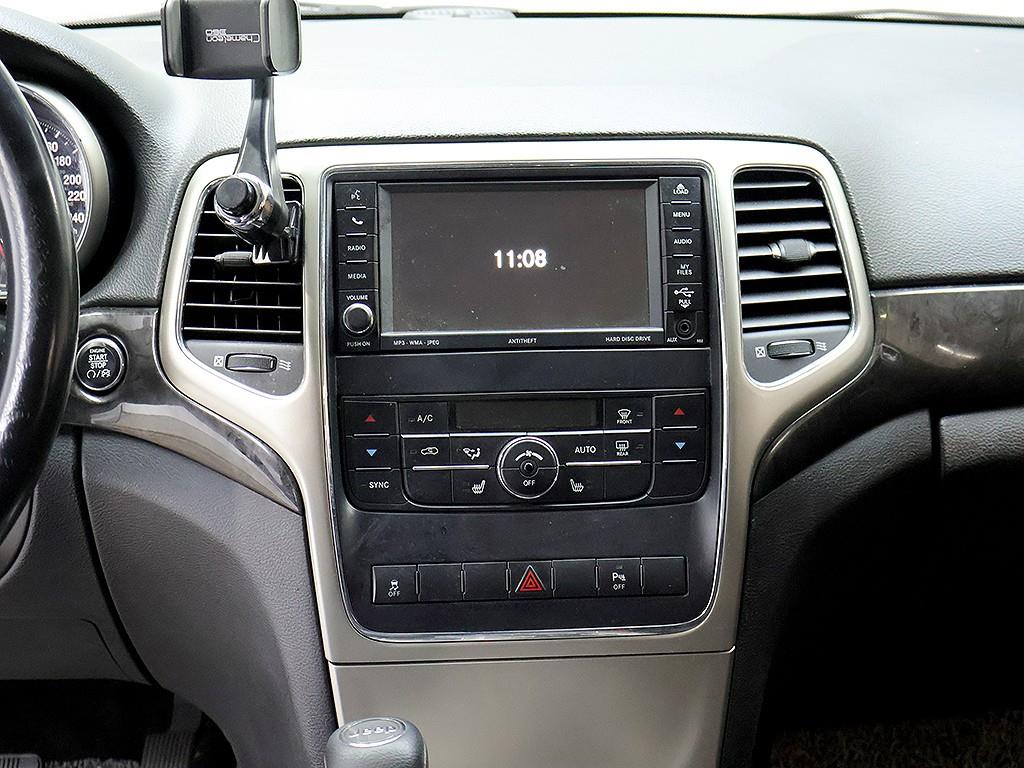 [지프] 그랜드 체로키 3.0 디젤 라레도 - 이미지 9