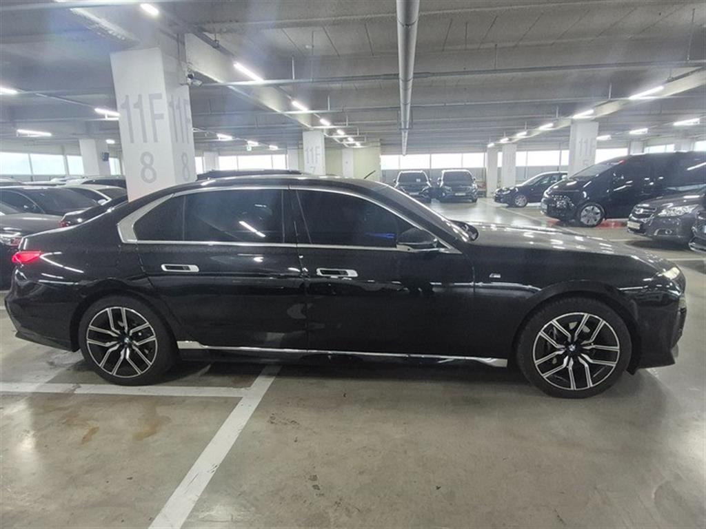 [BMW] 7시리즈 (G70) 740d xDrive M 스포츠 - 이미지 3