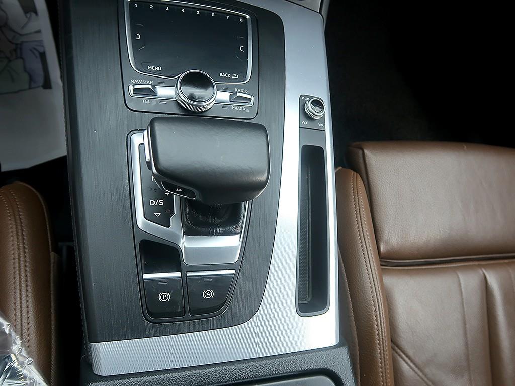 [아우디] Q5 (FY) 45 TFSI 콰트로 프리미엄 - 이미지 10