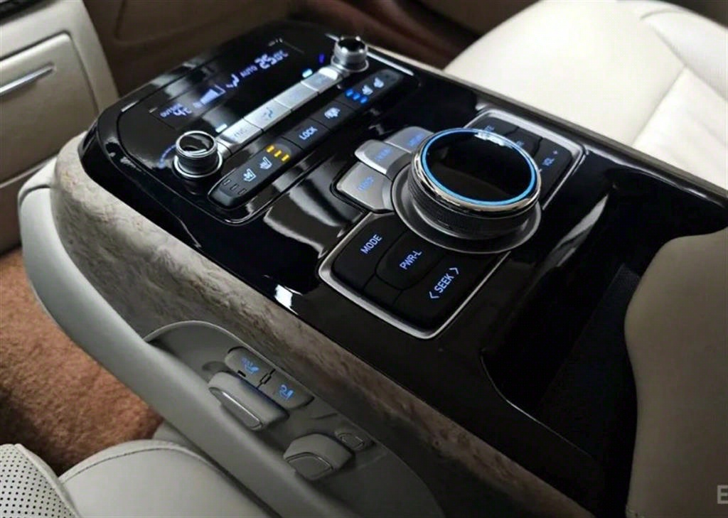 [제네시스] G90 3.3 T AWD 프리미엄 럭셔리 - 이미지 19