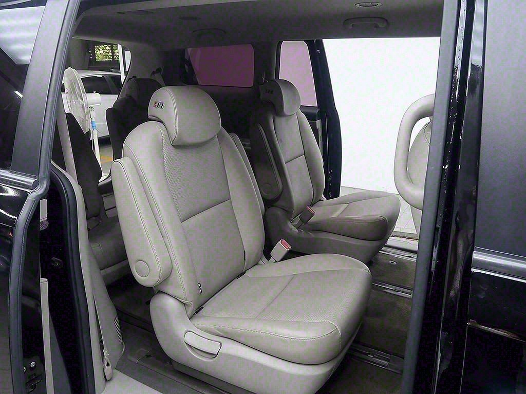 [기아] 더 뉴 카니발 디젤 9인승 럭셔리 - 이미지 12