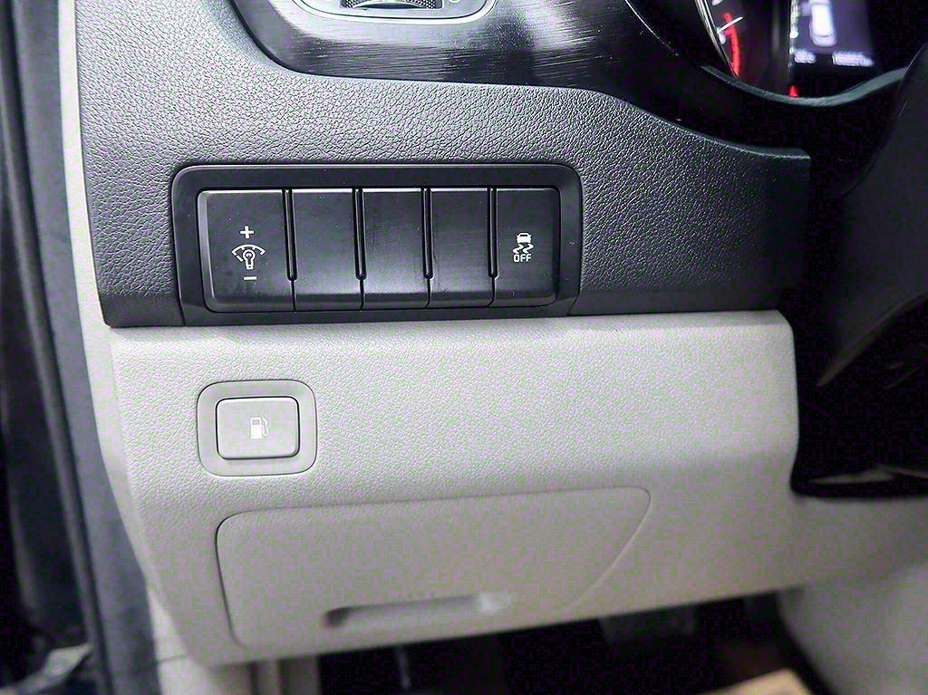 [기아] 더 뉴 카니발 디젤 9인승 럭셔리 - 이미지 16