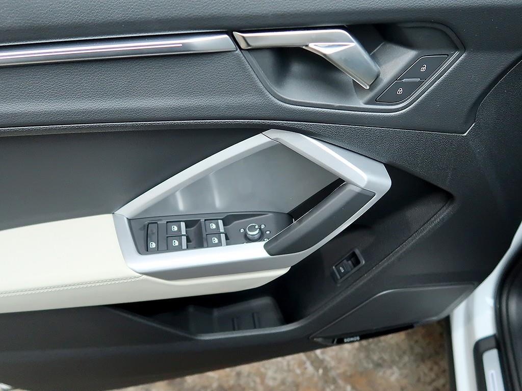 [아우디] Q3 (F3) 40 TFSI 콰트로        (5인승) - 이미지 15