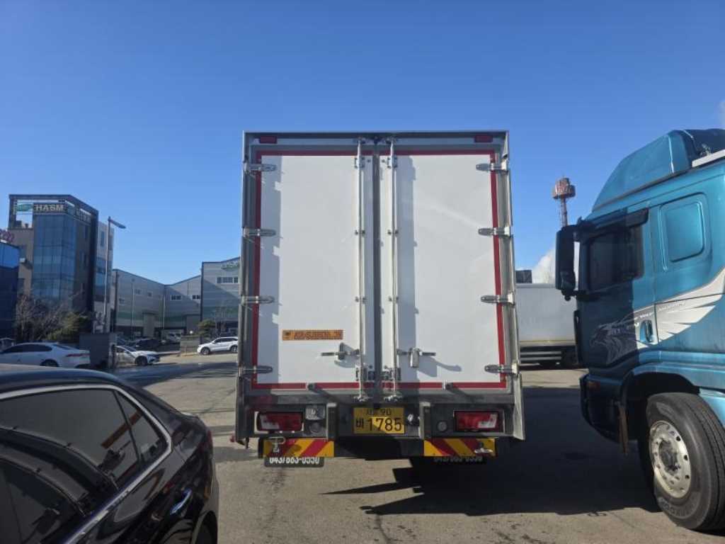 타타대우 더쎈 냉동탑차 - 이미지 4