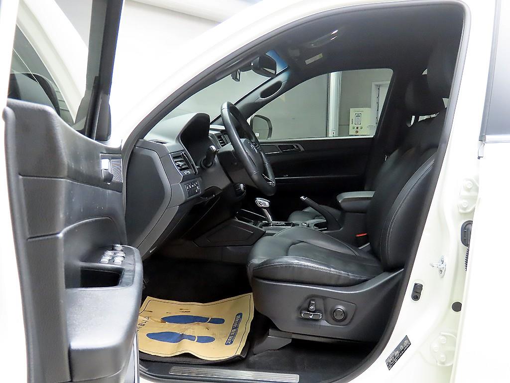 KG모빌리티(쌍용) 더 뉴렉스턴 스포츠 칸 2.2 4WD 프레스티지 - 이미지 12