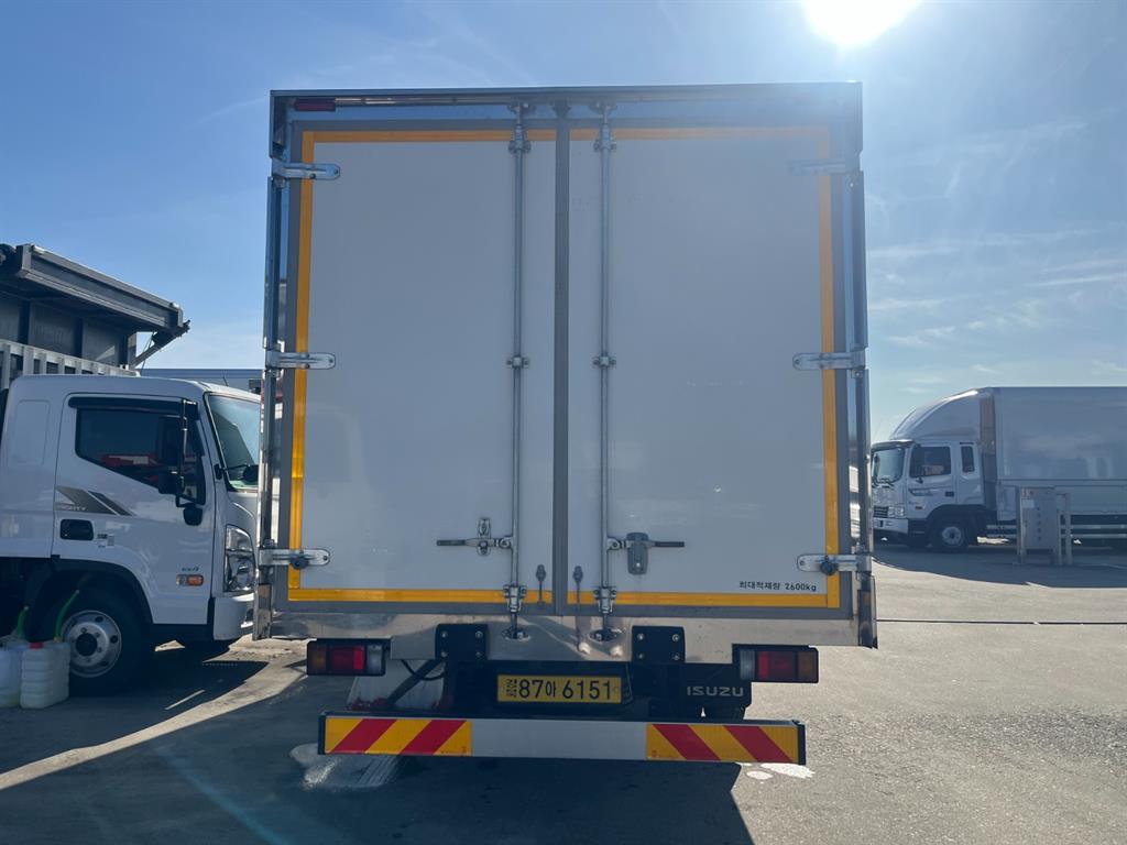 이스즈 엘프 - 이미지 2