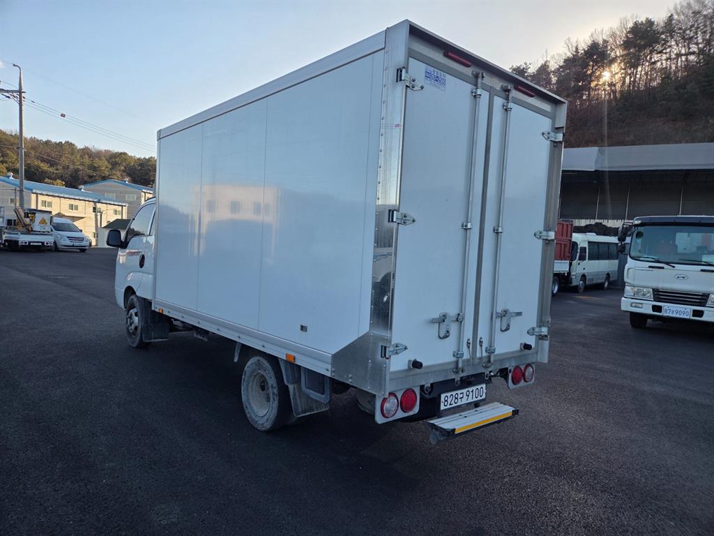 한국쓰리축 카고 1.1톤 롱바디 - 이미지 2