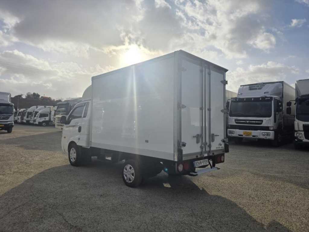 기아 더 뉴봉고Ⅲ화물 냉동탑차 플러스형 - 이미지 3