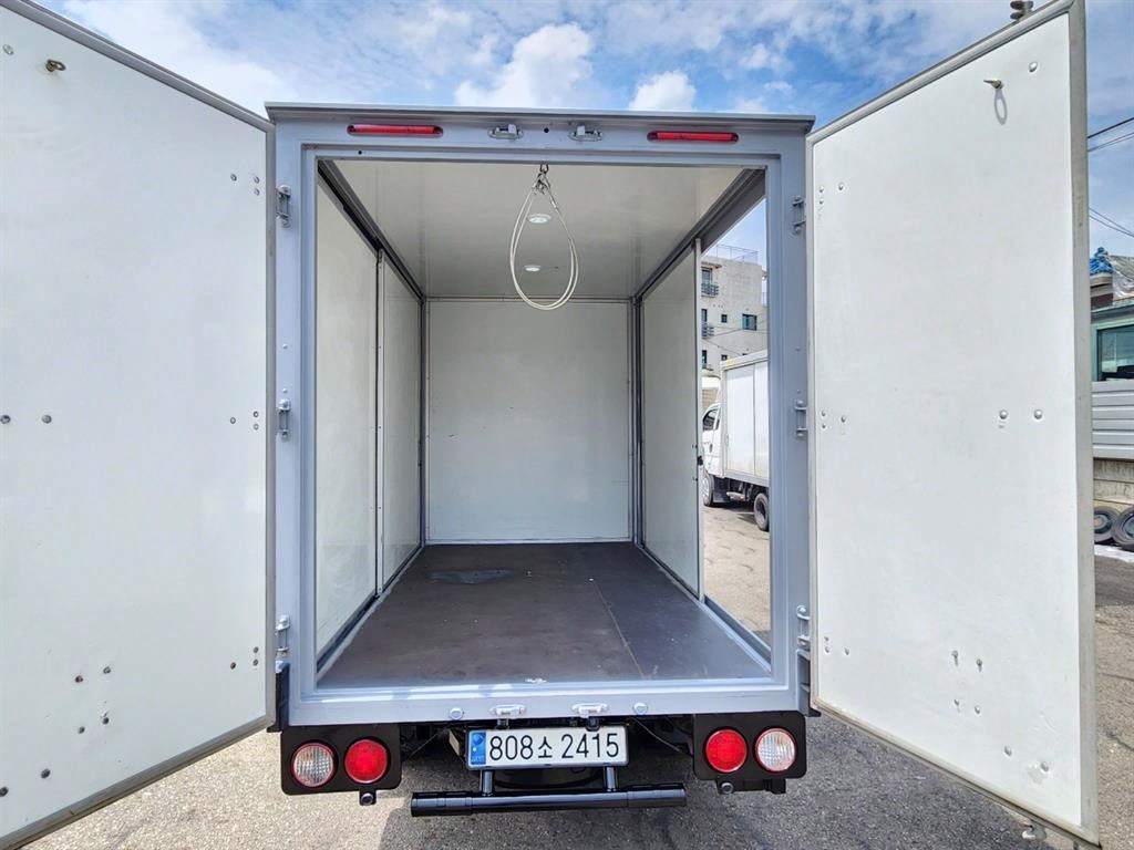 기아 더 뉴봉고Ⅲ화물 내장탑차 LPI 플러스형 - 이미지 2