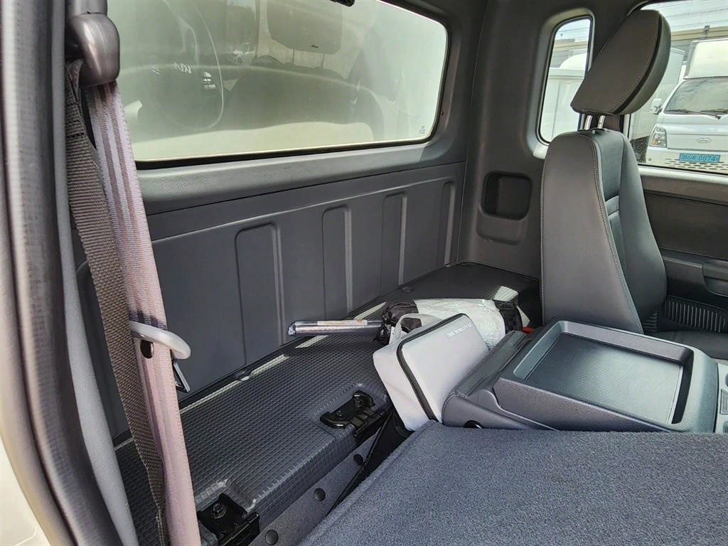 기아 더 뉴봉고Ⅲ화물 내장탑차 LPI 플러스형 - 이미지 3