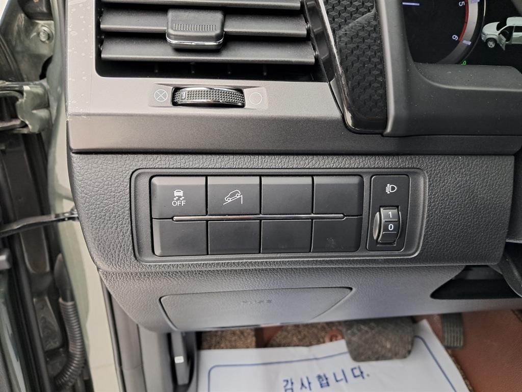 KG모빌리티(쌍용) 더 뉴렉스턴 스포츠 칸 2.2 4WD 프레스티지 - 이미지 11