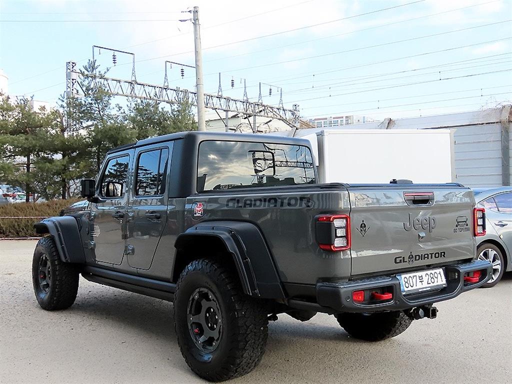 지프 글래디에이터 3.6 V6 AWD 루비콘 소프트 트리폴드