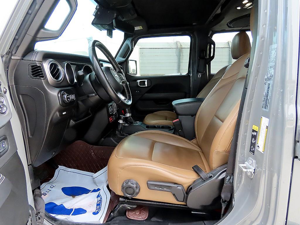 지프 글래디에이터 3.6 V6 AWD 루비콘 소프트 트리폴드 - 이미지 2