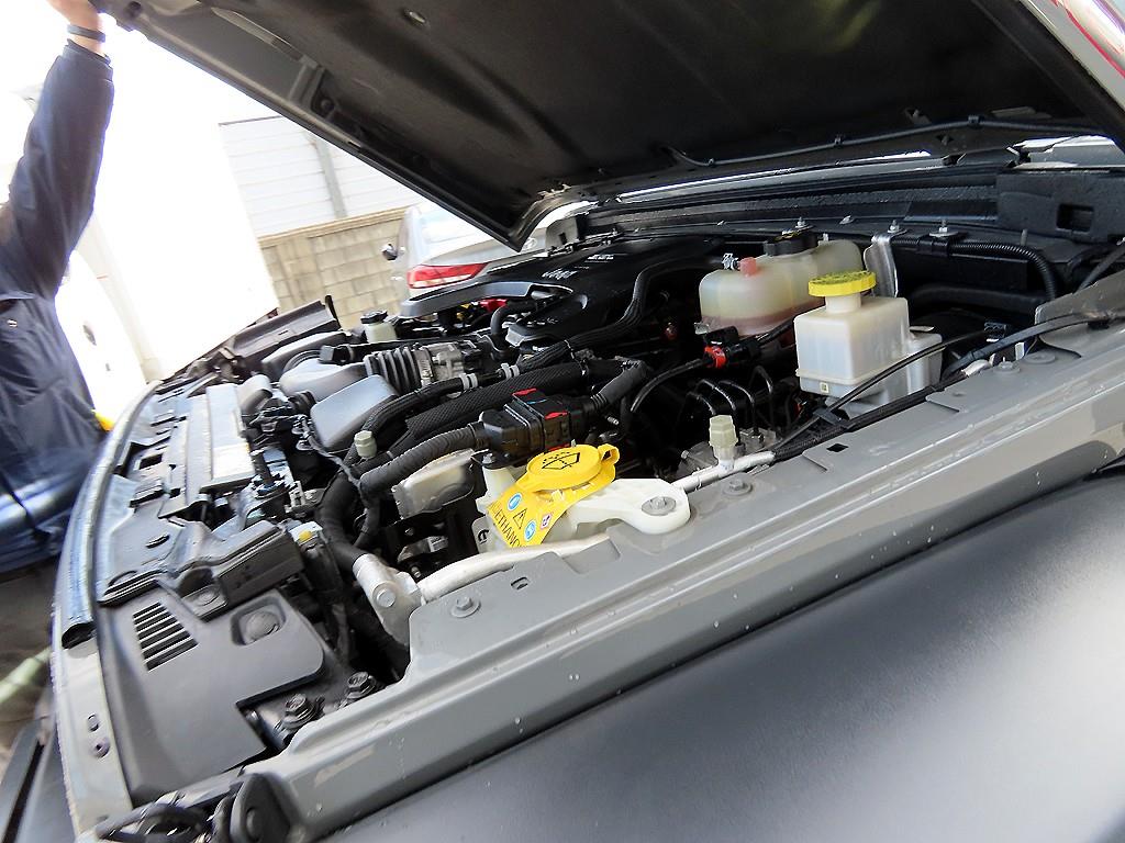 지프 글래디에이터 3.6 V6 AWD 루비콘 소프트 트리폴드 - 이미지 19