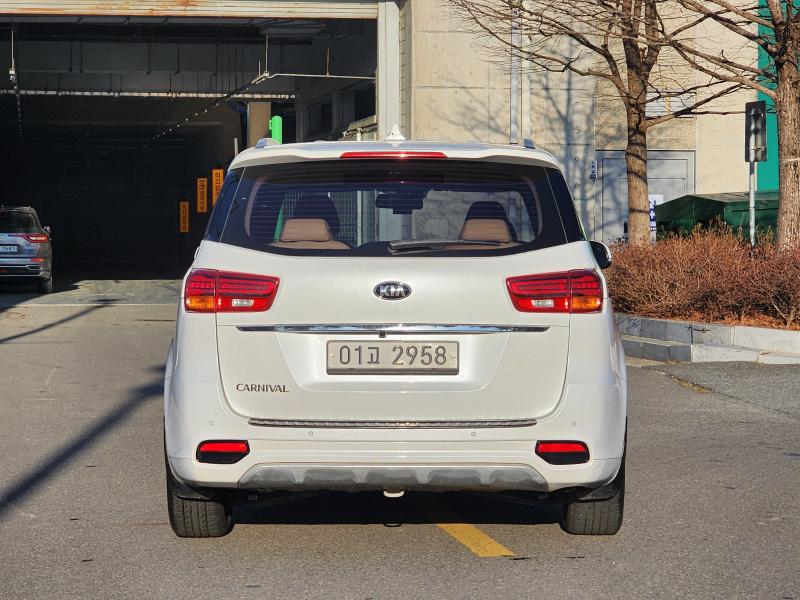 기아 더 뉴카니발 9인승 디젤 노블레스 스페셜