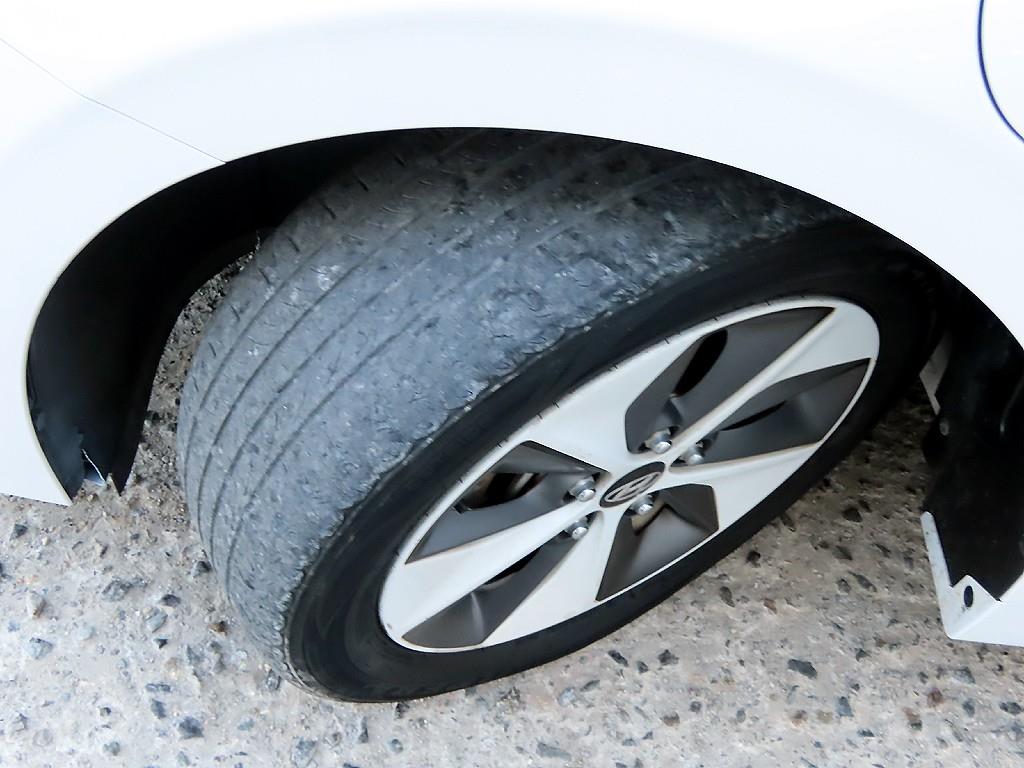 현대 아이오닉 일렉트릭 Q - 이미지 4