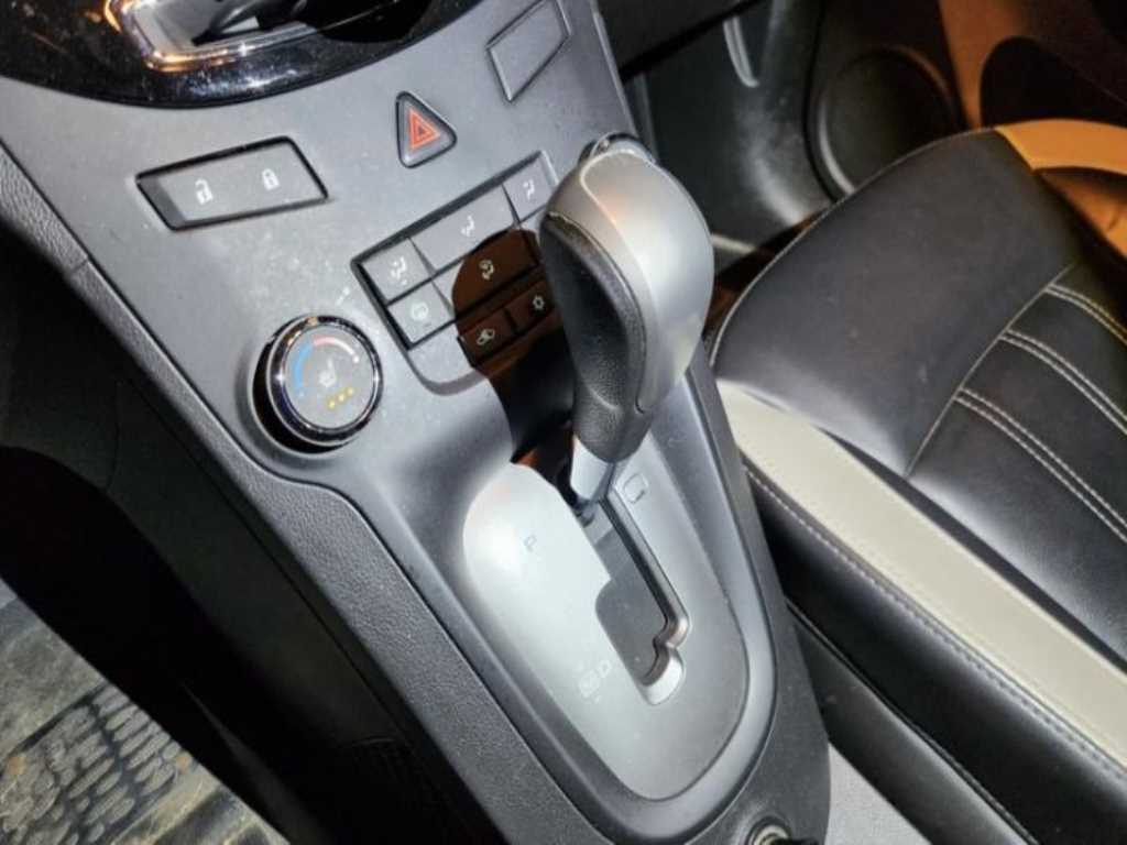 쉐보레 (대우) 올란도 2.0 LPGi 퍼펙트 블랙 - 이미지 10