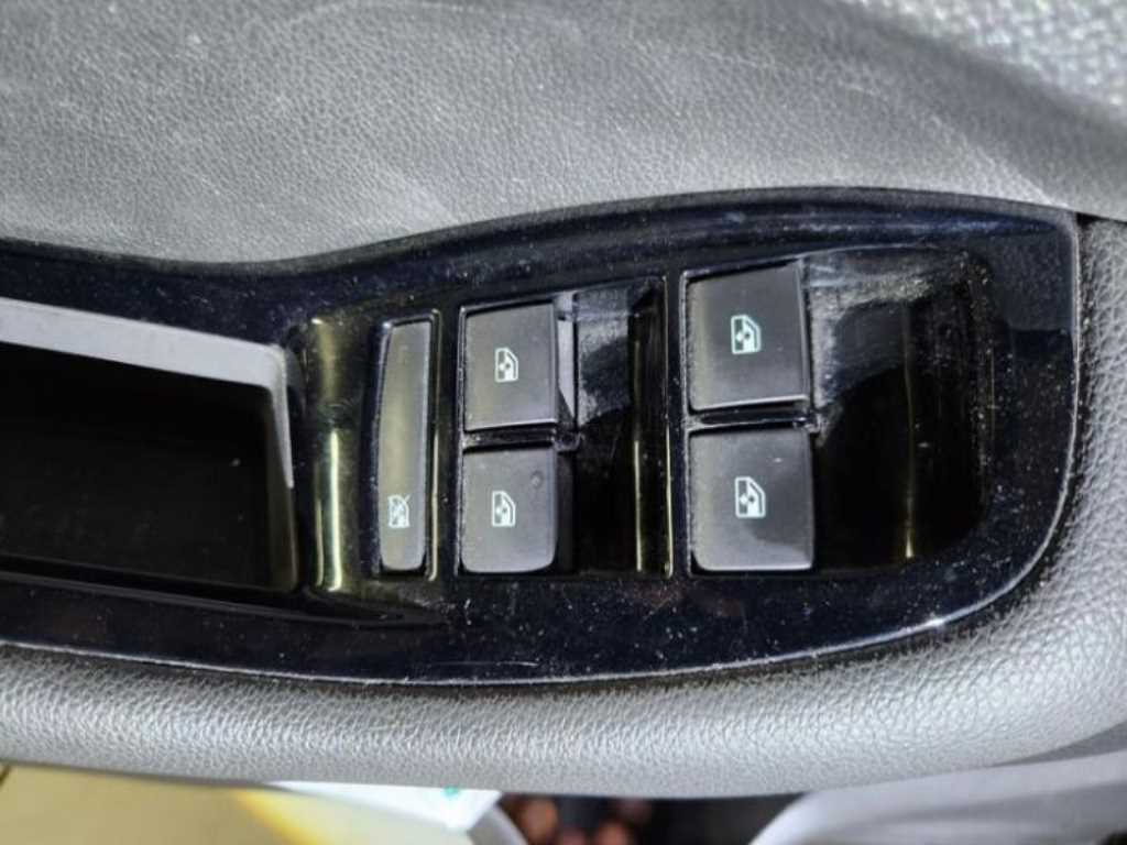 쉐보레 (대우) 올란도 2.0 LPGi 퍼펙트 블랙 - 이미지 11