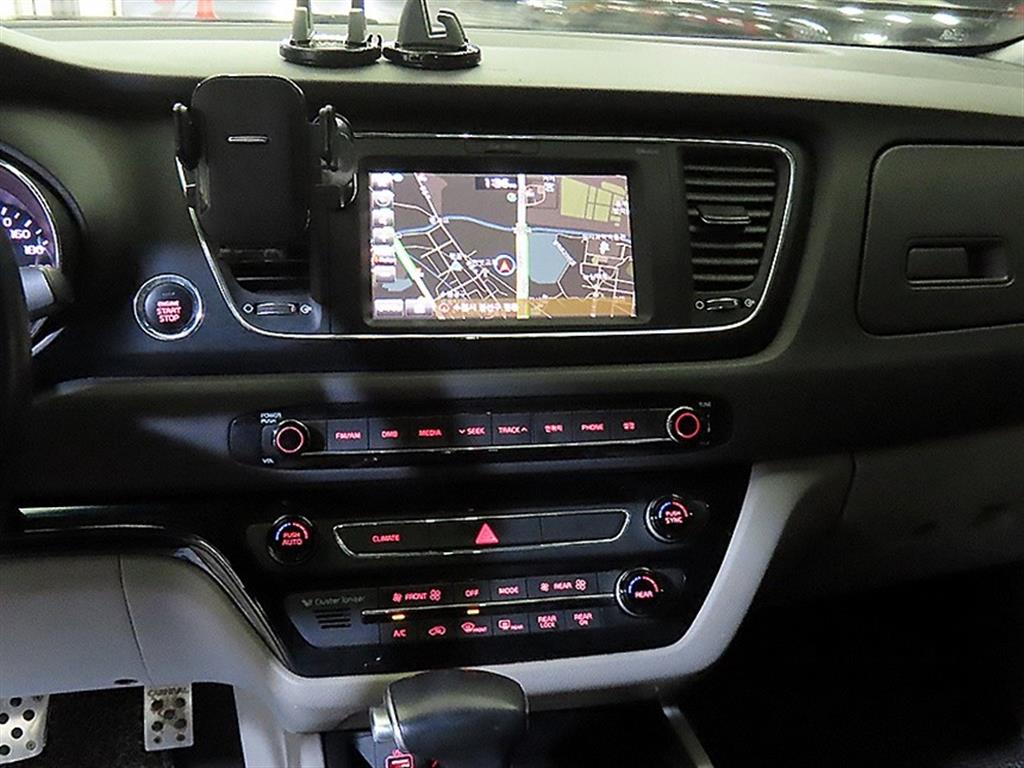 기아 올 뉴카니발 9인승 디젤 럭셔리 - 이미지 17