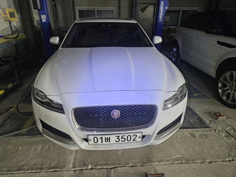 재규어 XF(2세대) 2.0 20d AWD 포트폴리오 - 이미지 15