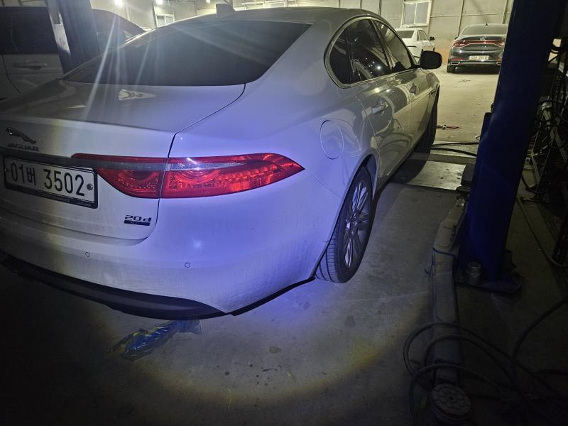 재규어 XF(2세대) 2.0 20d AWD 포트폴리오 - 이미지 14