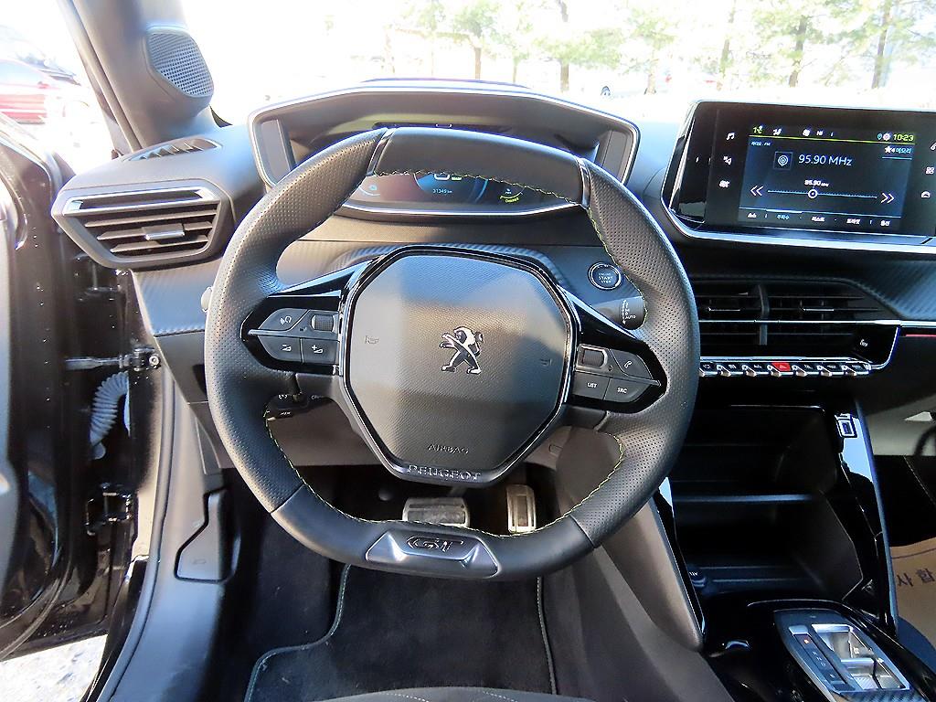푸조 e-208 e-208 GT - 이미지 17