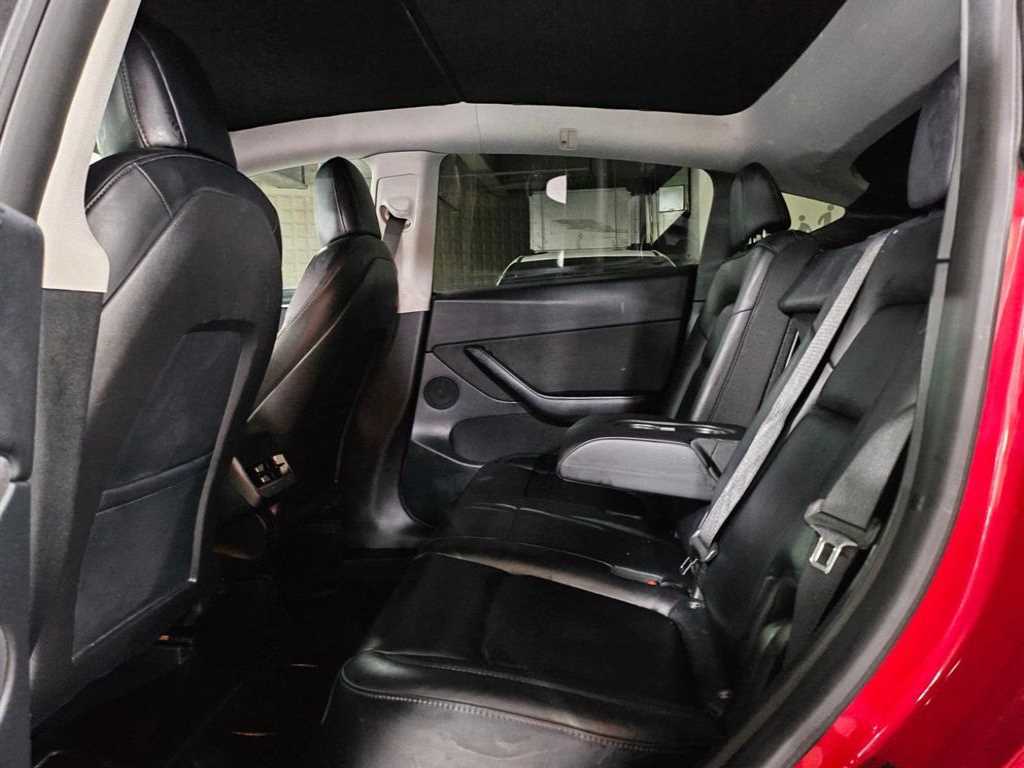 테슬라 모델 Y RWD 스탠다드 레인지 - 이미지 9