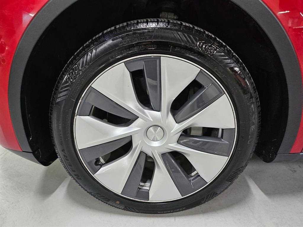 테슬라 모델 Y RWD 스탠다드 레인지 - 이미지 19