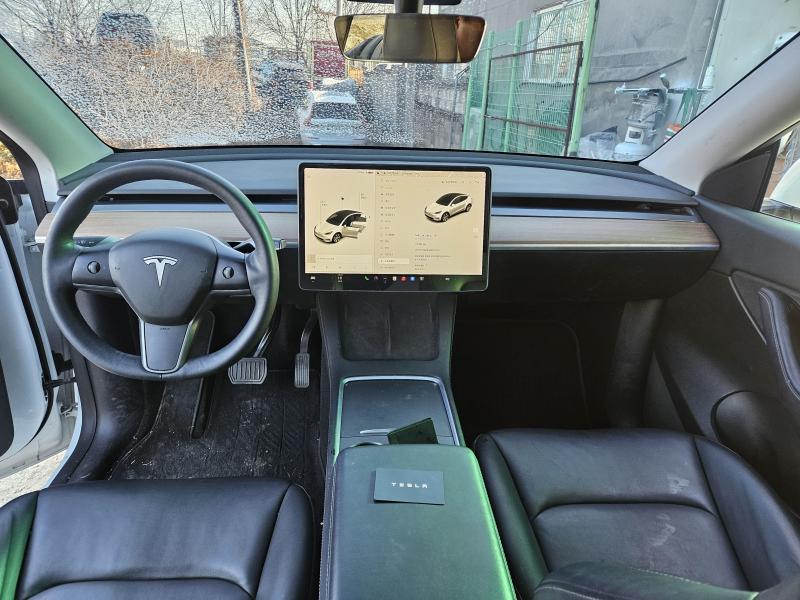 테슬라 모델 Y RWD 스탠다드 레인지 - 이미지 4