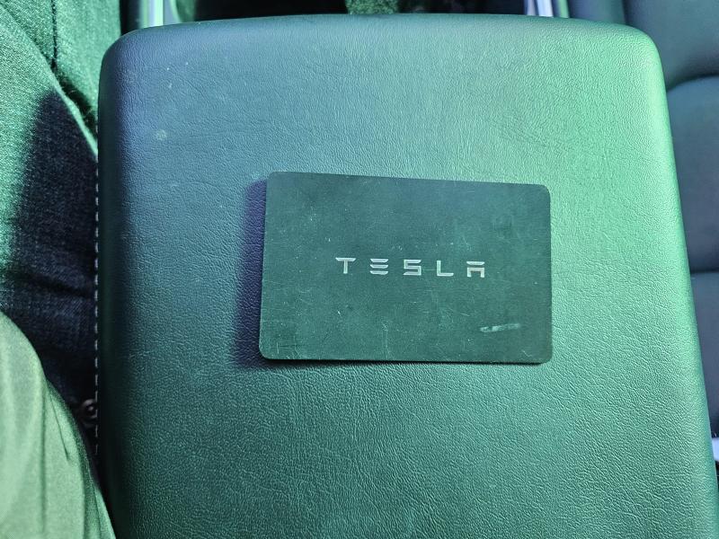 테슬라 모델 Y RWD 스탠다드 레인지 - 이미지 7
