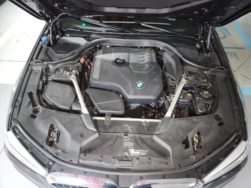 BMW 5시리즈(7세대) 530i M스포츠팩 플러스 - 이미지 2