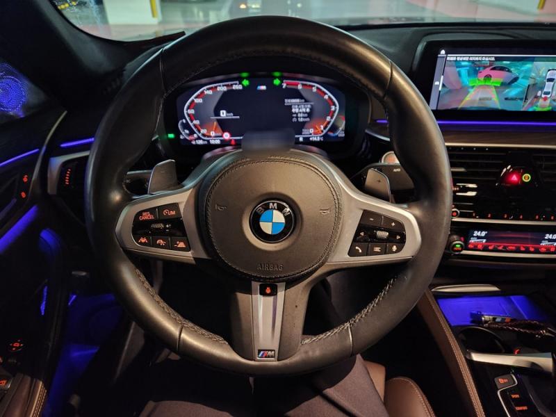 BMW 5시리즈(7세대) 530i M스포츠팩 플러스 - 이미지 5