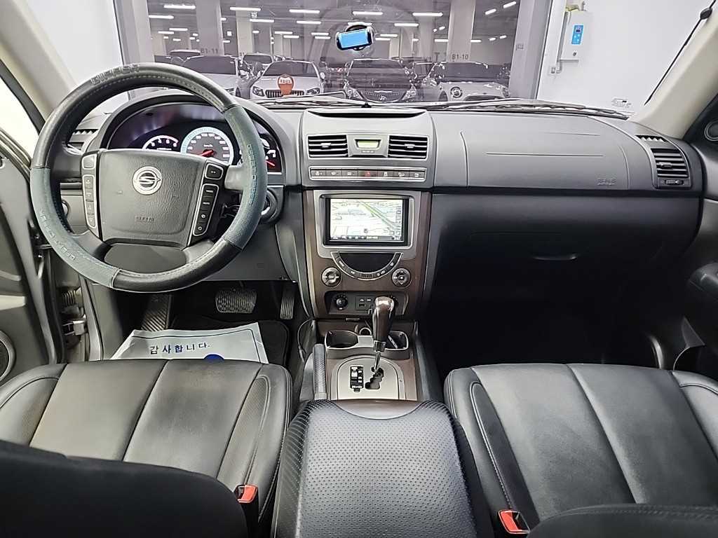 KG모빌리티(쌍용) 렉스턴W 2.0 4WD RX7 럭셔리 - 이미지 8