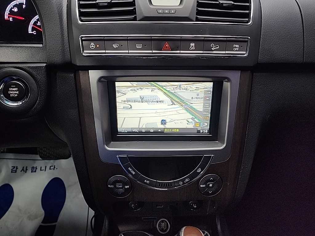 KG모빌리티(쌍용) 렉스턴W 2.0 4WD RX7 럭셔리 - 이미지 14