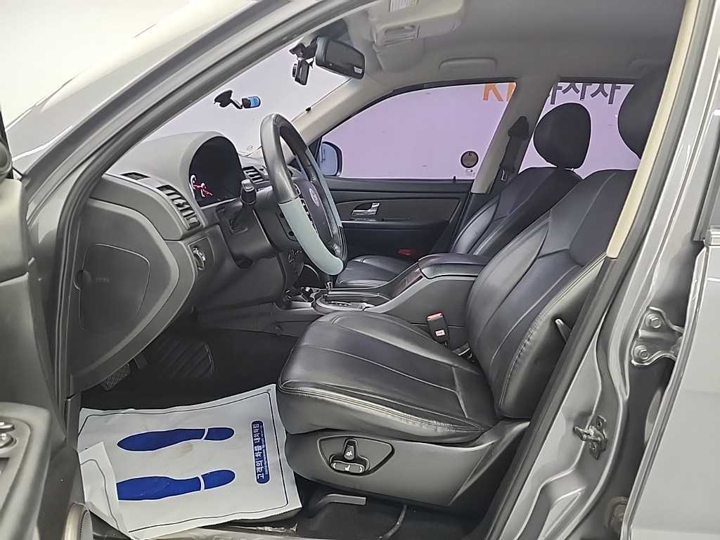 KG모빌리티(쌍용) 렉스턴W 2.0 4WD RX7 럭셔리 - 이미지 17