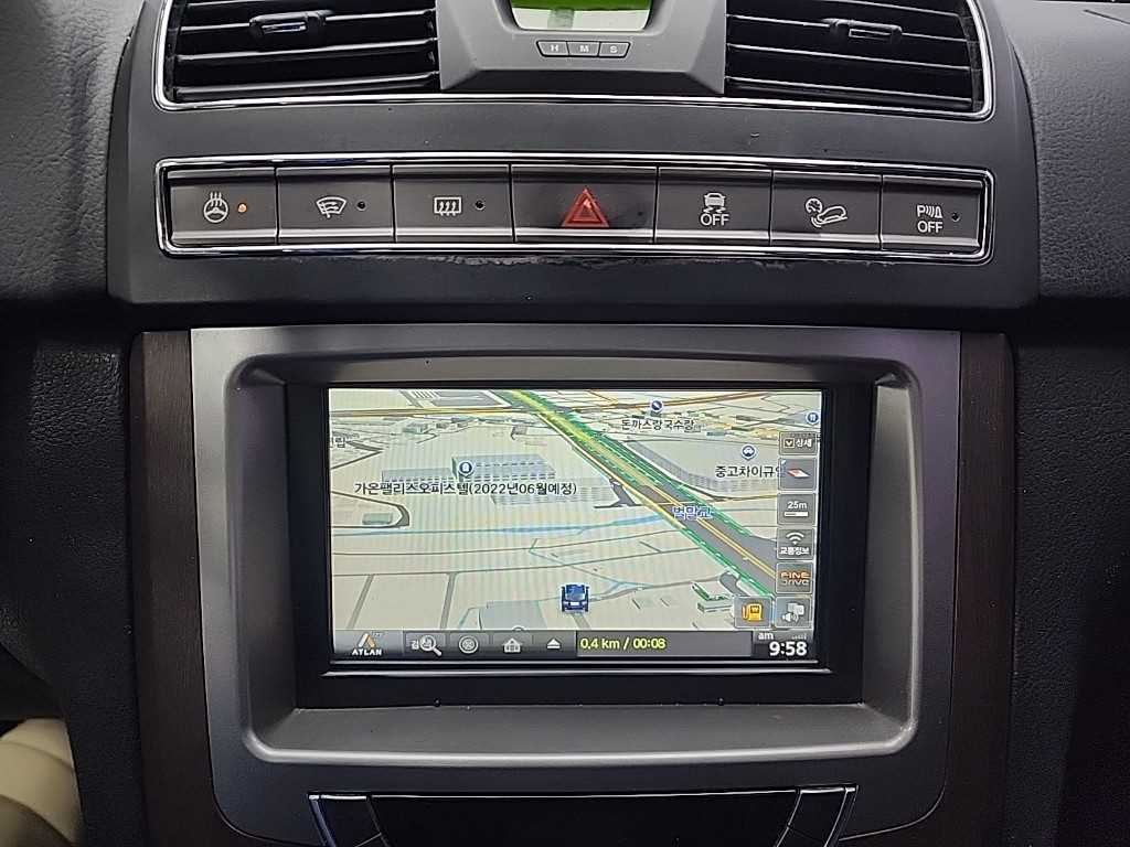 KG모빌리티(쌍용) 렉스턴W 2.0 4WD RX7 럭셔리 - 이미지 18