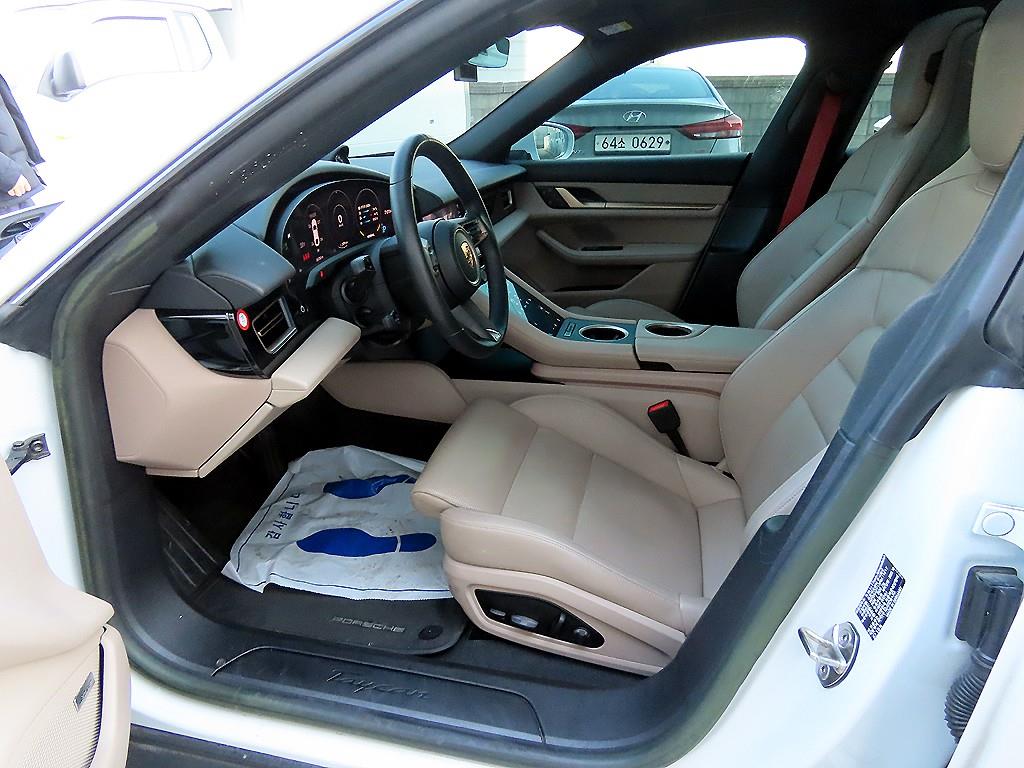 포르쉐 타이칸 EV