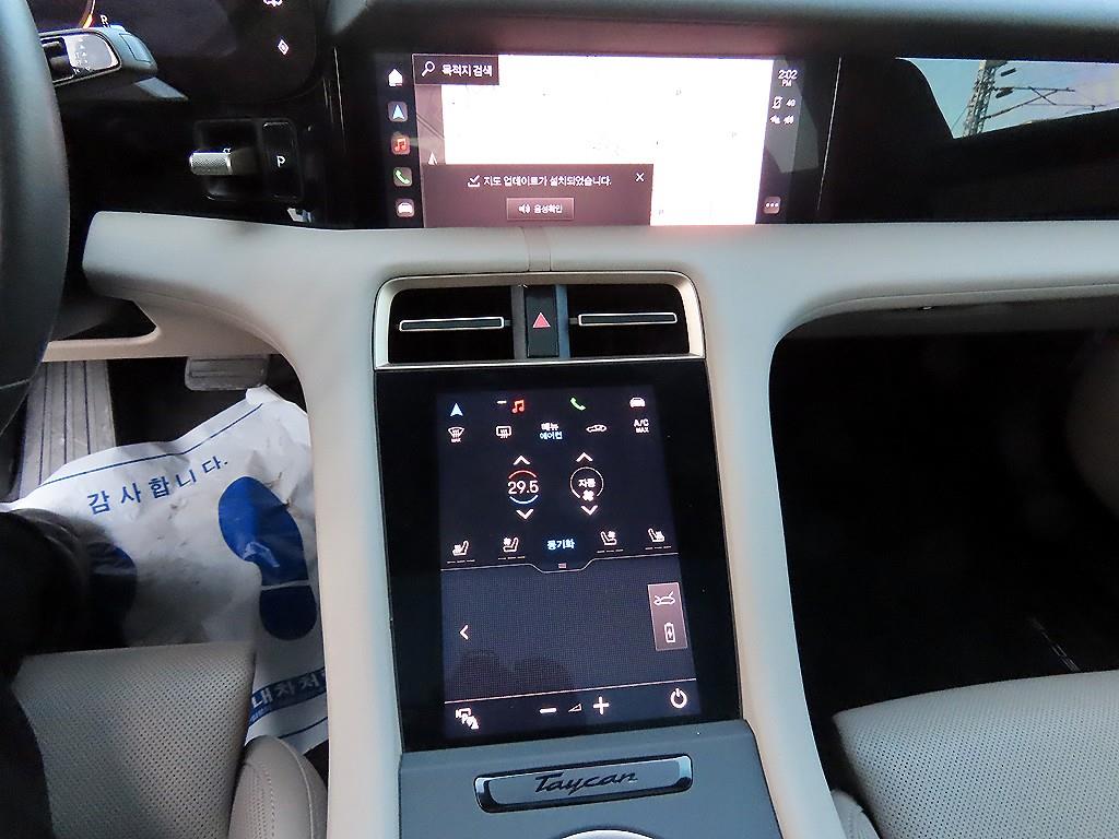 포르쉐 타이칸 EV - 이미지 4