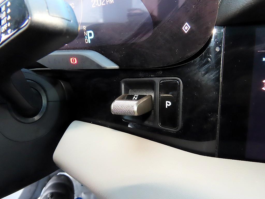 포르쉐 타이칸 EV - 이미지 9