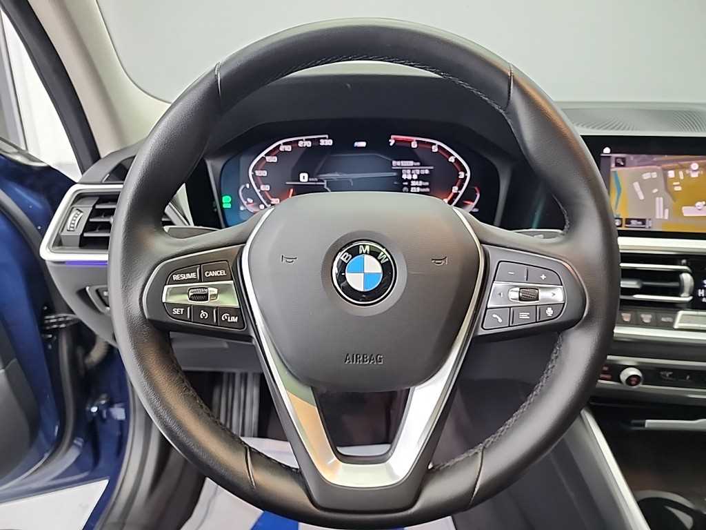 BMW 3시리즈(7세대) 320i - 이미지 4