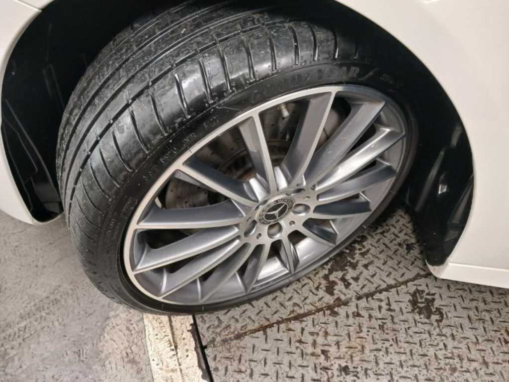 벤츠 E클래스(5세대) E350 4매틱 AMG 라인 - 이미지 6