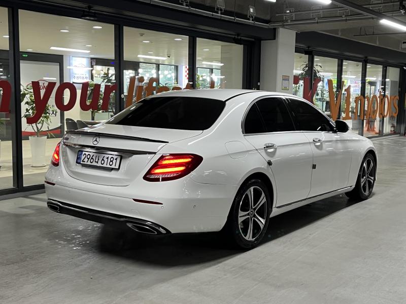 벤츠 E클래스(5세대) E300 아방가르드 - 이미지 3