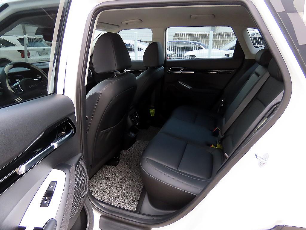 기아 더 뉴셀토스 1.6 가솔린 터보 2WD 시그니처 - 이미지 8